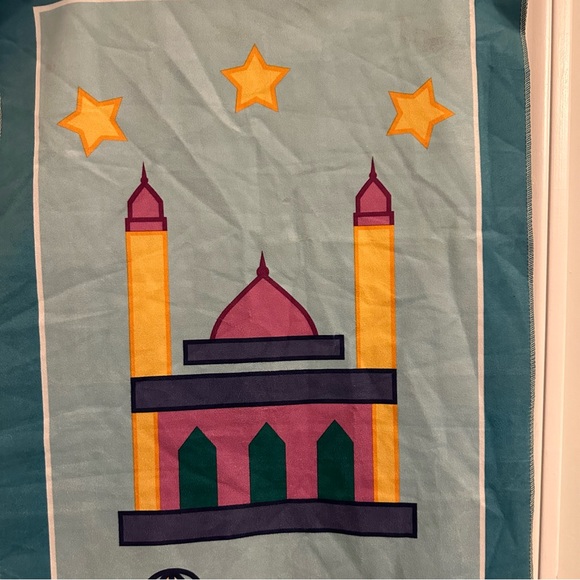 Children’s Prayer Rug - Picture 2 of 7